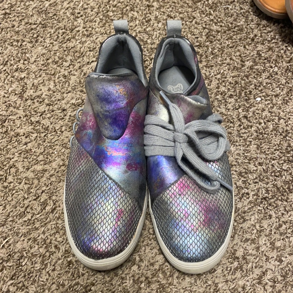 Brash kids 4.5 for like women’s 6